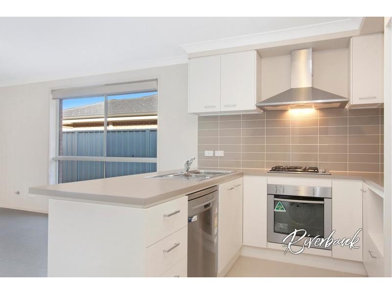 28 Affleck Gardens, Middleton Grange NSW 2171