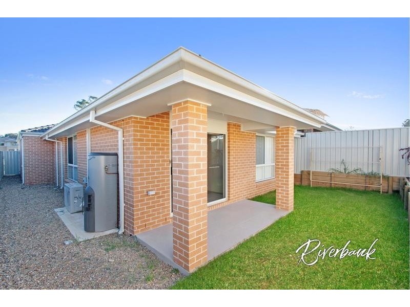 28 Affleck Gardens, Middleton Grange NSW 2171