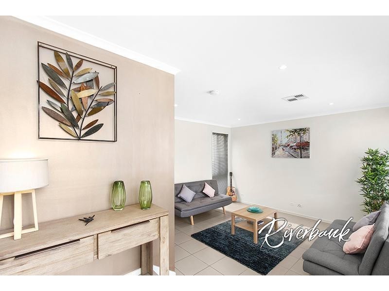 27 Daruga Avenue, Pemulwuy NSW 2145