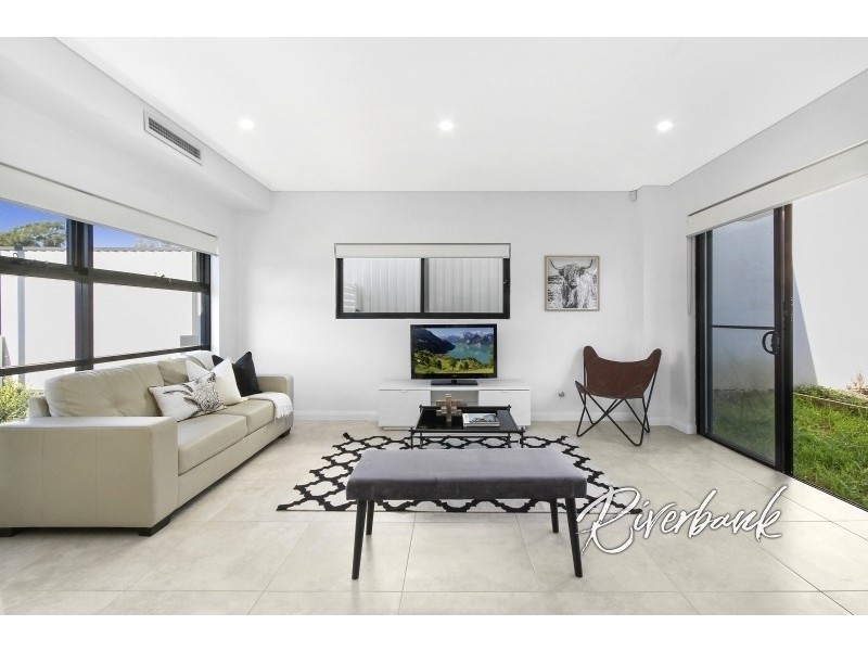 8A George Street, Guildford NSW 2161