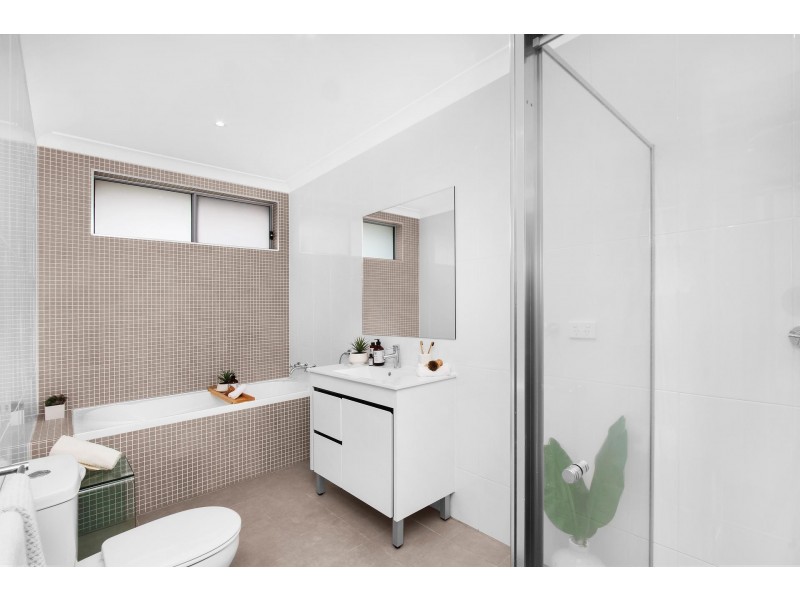 35A Warwick Rd, Merrylands NSW 2160