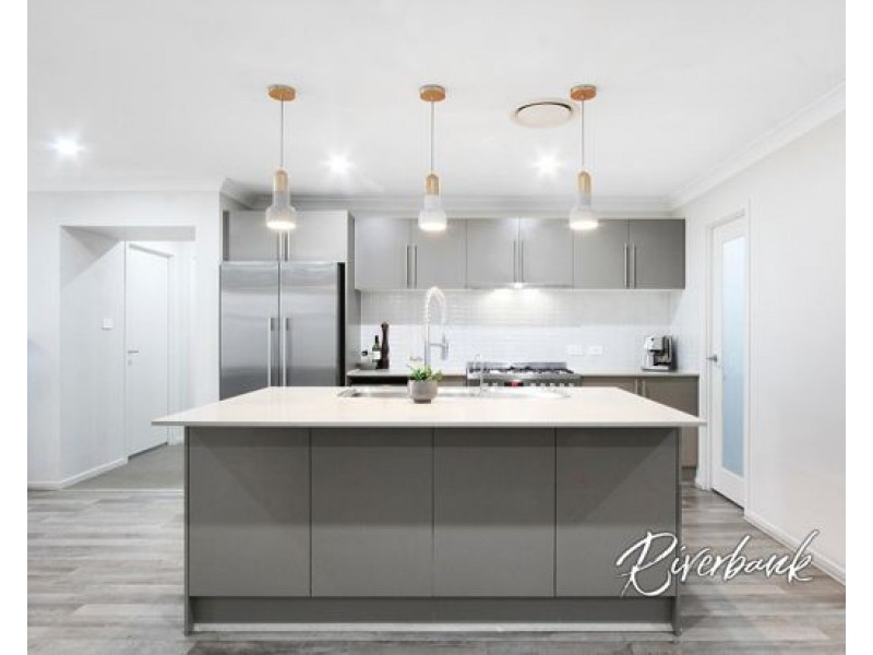 84 Flynn Avenue, Middleton Grange NSW 2171