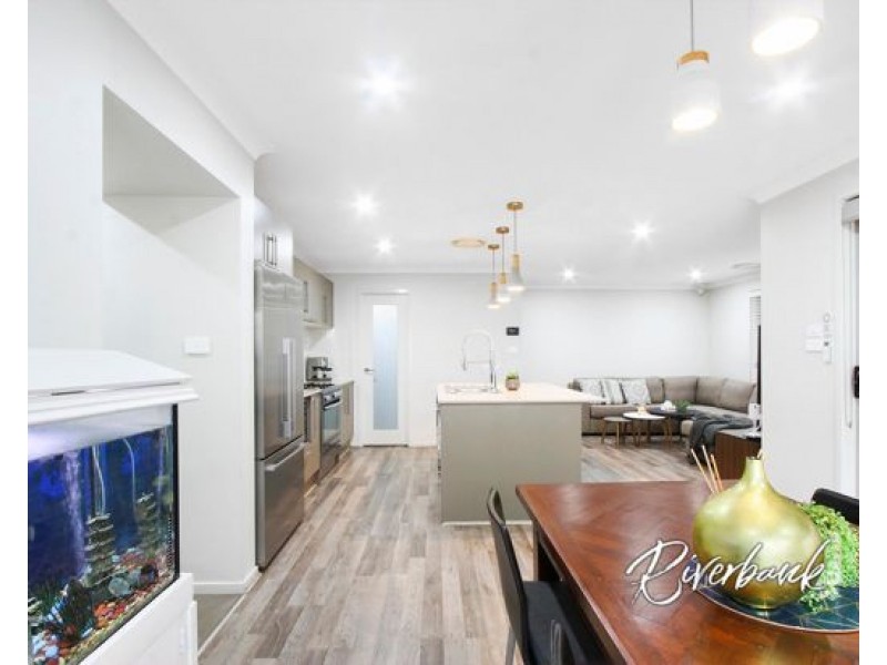 84 Flynn Avenue, Middleton Grange NSW 2171