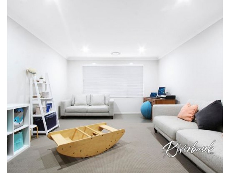 84 Flynn Avenue, Middleton Grange NSW 2171