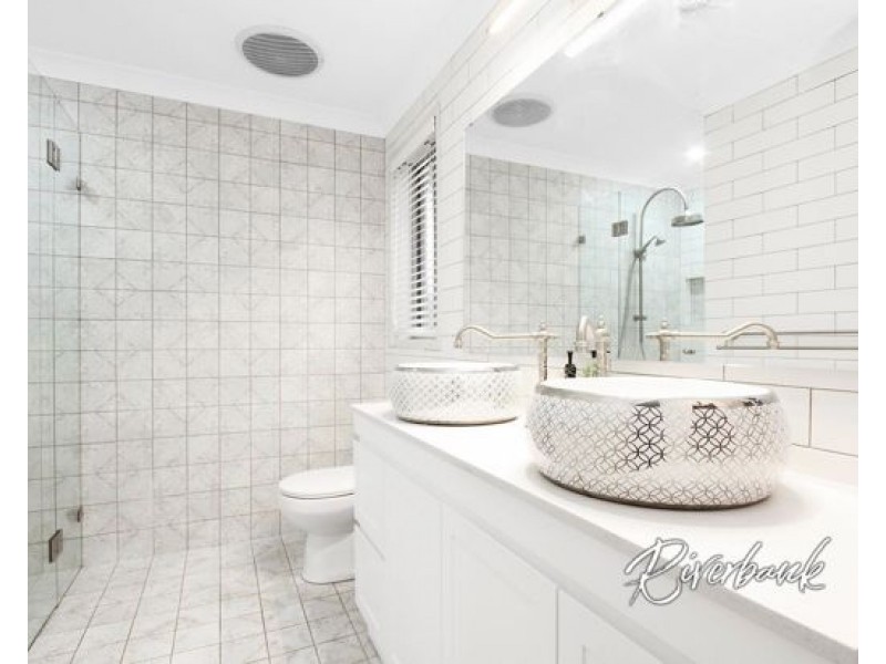 84 Flynn Avenue, Middleton Grange NSW 2171