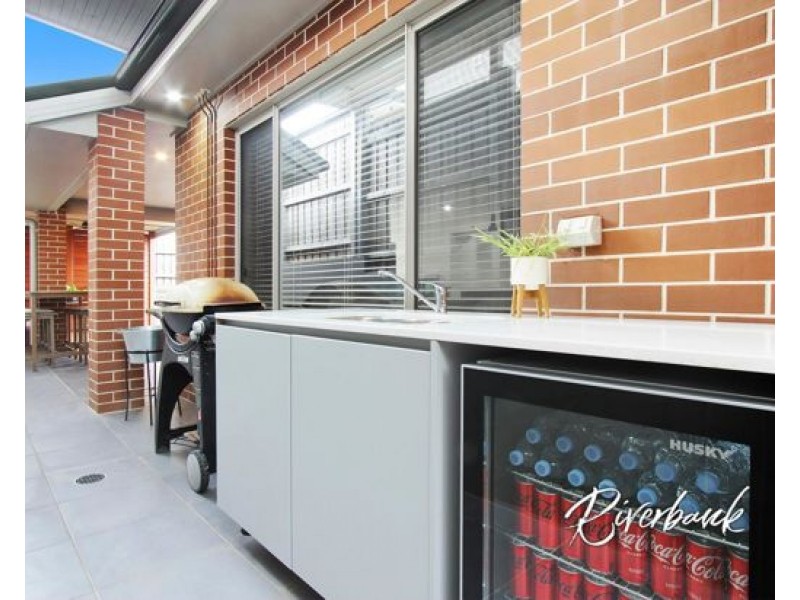 84 Flynn Avenue, Middleton Grange NSW 2171