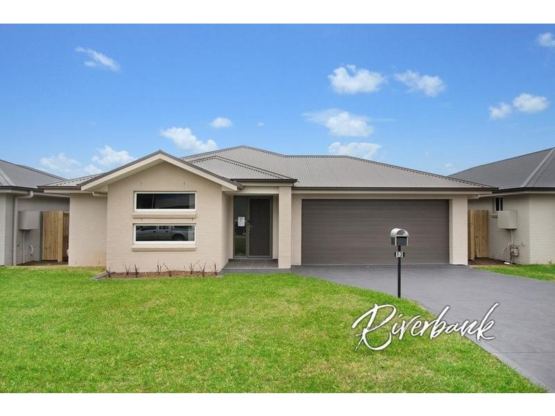 13 Asimus Circuit, Elderslie NSW 2570