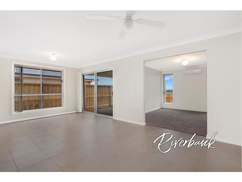 13 Asimus Circuit, Elderslie NSW 2570