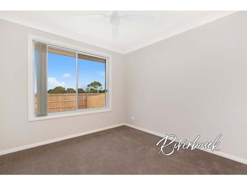 13 Asimus Circuit, Elderslie NSW 2570
