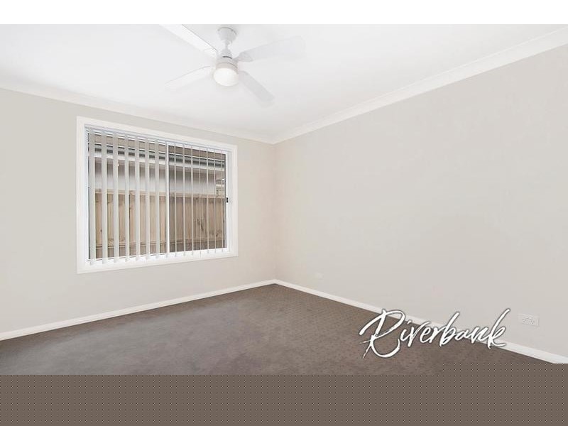 13 Asimus Circuit, Elderslie NSW 2570