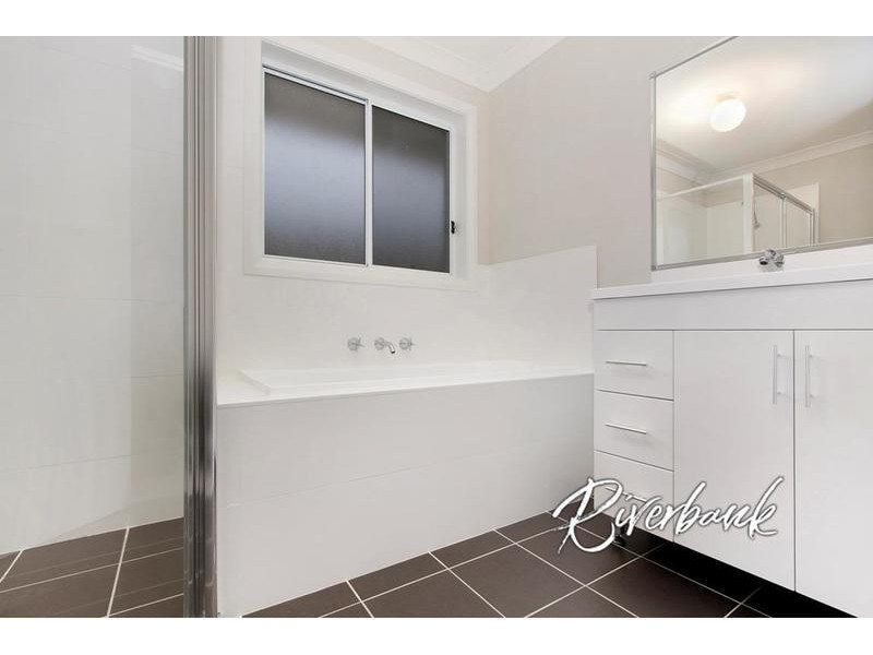 13 Asimus Circuit, Elderslie NSW 2570