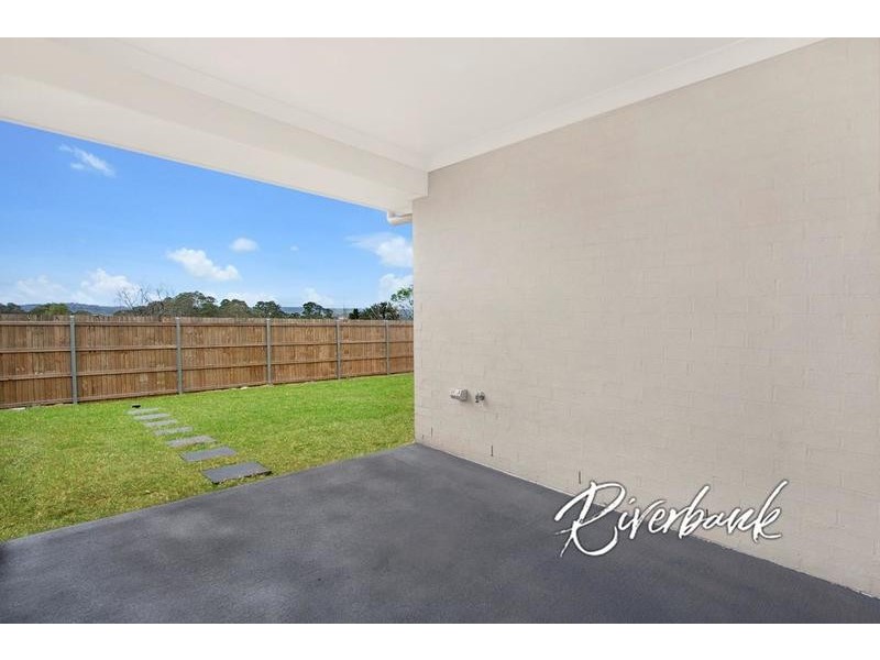 13 Asimus Circuit, Elderslie NSW 2570