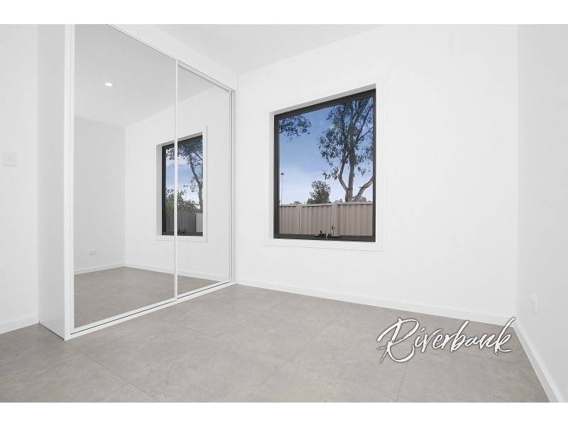 8A Rowena Street, Greystanes NSW 2145