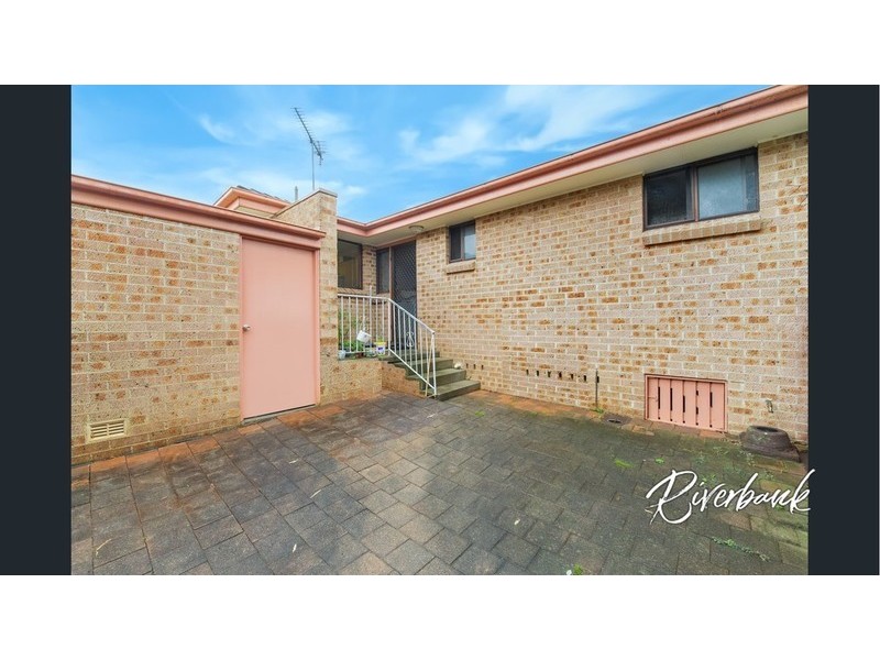 9/65 Fuchsia Crescent, Macquarie Fields NSW 2564