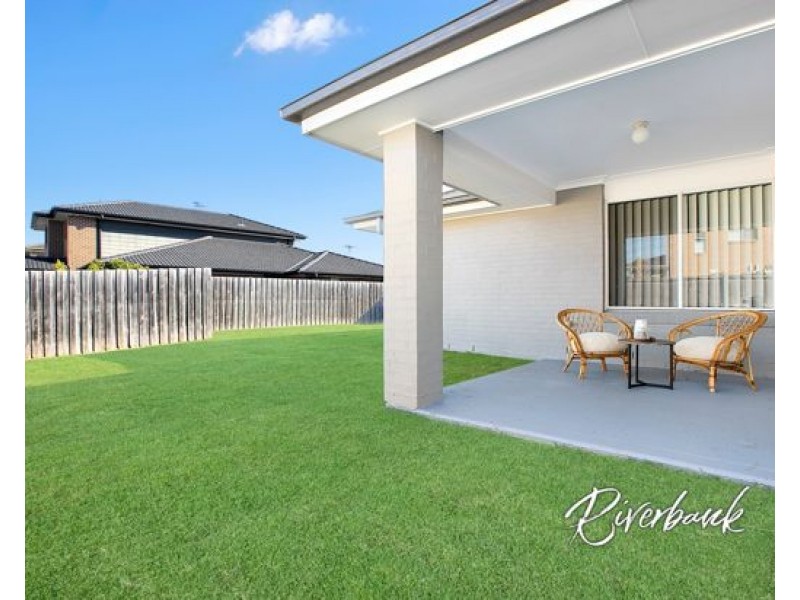 32 Kingsbury Road, Edmondson Park NSW 2174