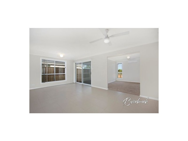25 Asimus Circuit, Elderslie NSW 2570