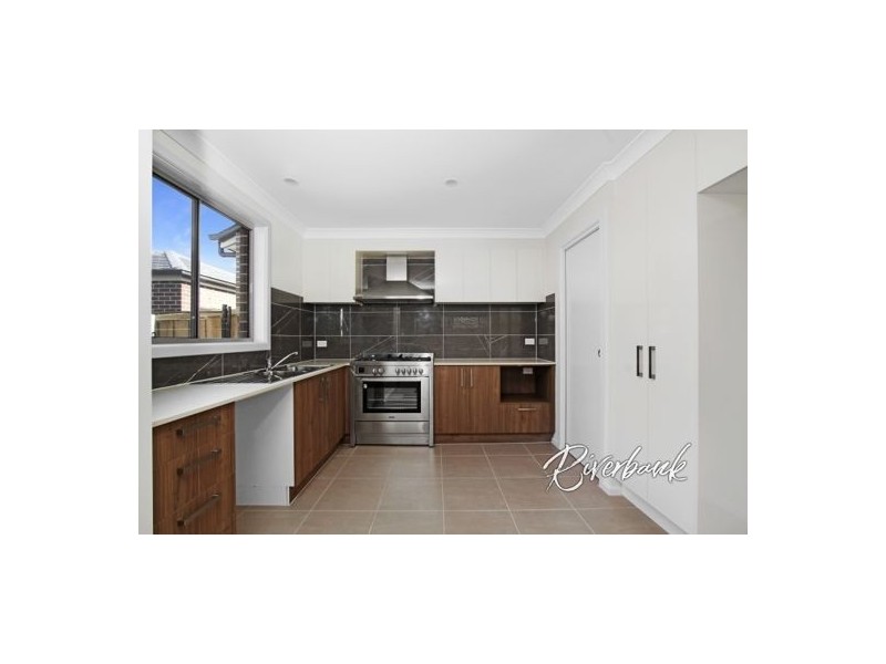 31 Hydrus Street, Austral NSW 2179