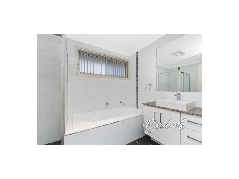 18 Binnet Street, Pemulwuy NSW 2145