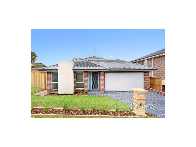 1 Jarvisfield Place, Macquarie Links NSW 2565