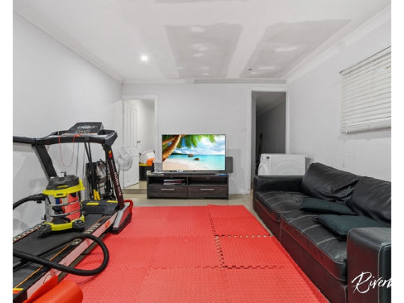 70 Bolaro Avenue, Greystanes NSW 2145