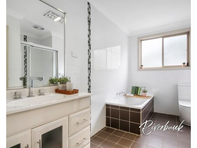 2 Bishop Avenue, Pemulwuy NSW 2145