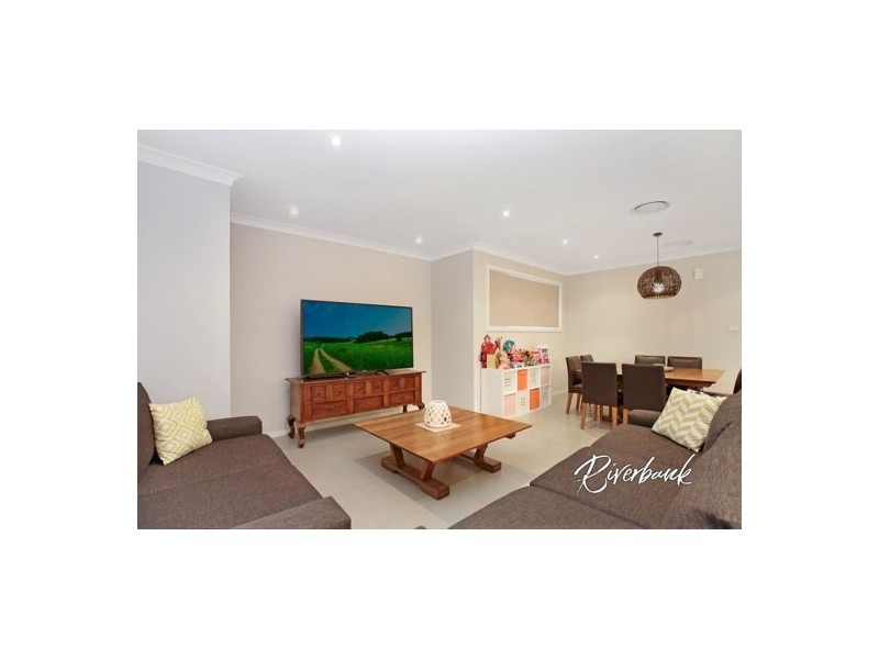 15 Binnet Street, Pemulwuy NSW 2145