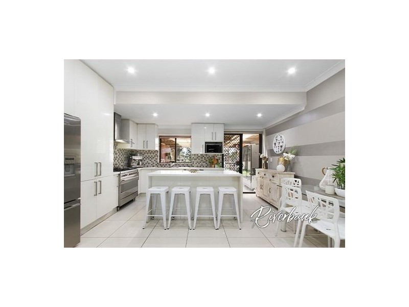 18 Saywell Road, Macquarie Fields NSW 2564