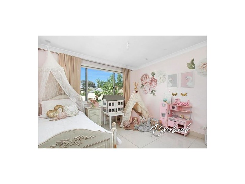 18 Saywell Road, Macquarie Fields NSW 2564