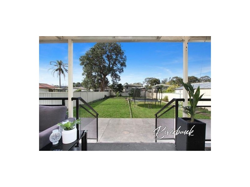 18 Saywell Road, Macquarie Fields NSW 2564