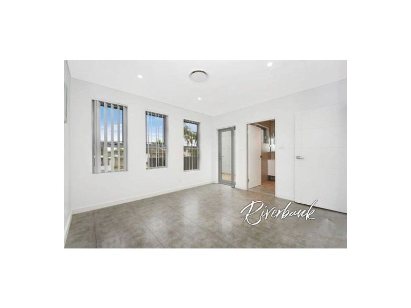 75 Queen Street, Guildford NSW 2161