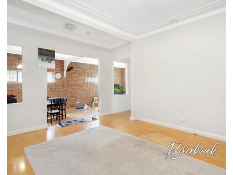 32 Centenary Road, Merrylands NSW 2160