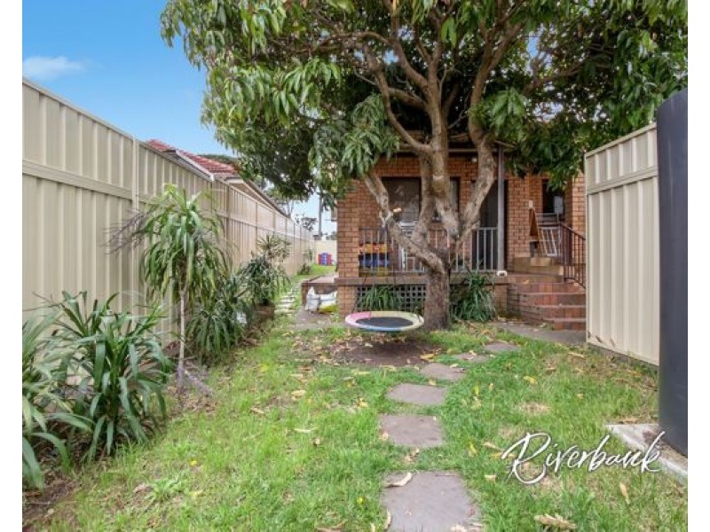 32 Centenary Road, Merrylands NSW 2160