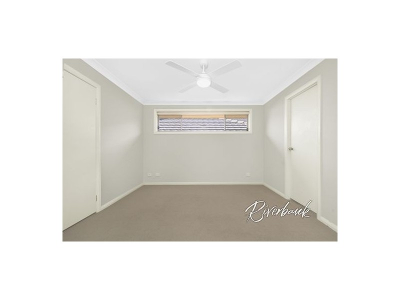 27 Young Circuit, Elderslie NSW 2570