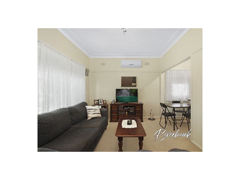 2 Newton St, Guildford NSW 2161