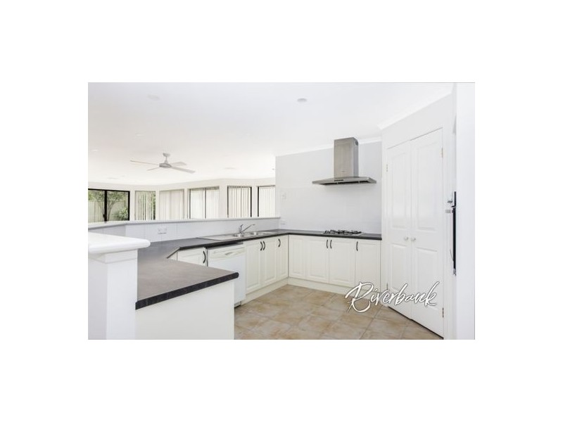 50 Archibald Crescent, Rosemeadow NSW 2560