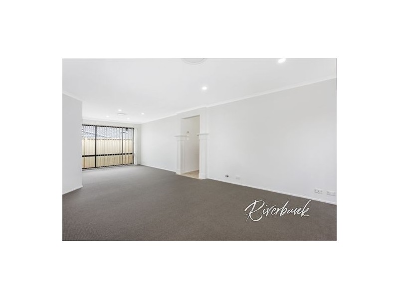 50 Archibald Crescent, Rosemeadow NSW 2560