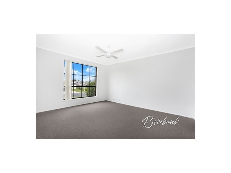 50 Archibald Crescent, Rosemeadow NSW 2560
