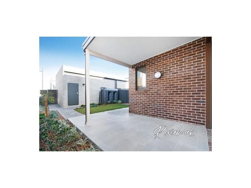 8 Barrett Street, Marsden Park NSW 2765