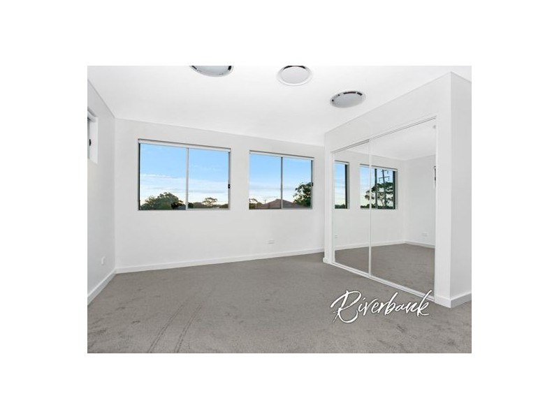 8b Warnock Street, Guildford NSW 2161