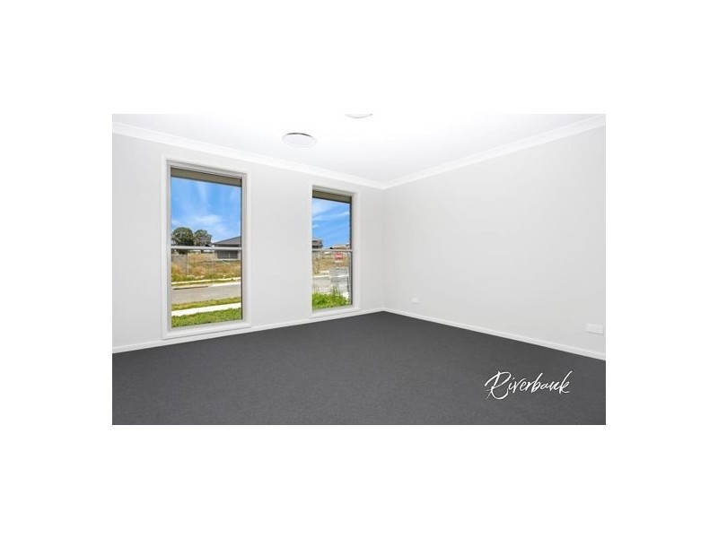 35 Dardanelles Road, Edmondson Park NSW 2174