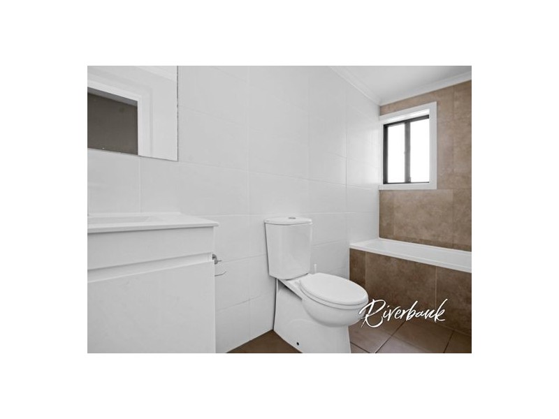 21 Burriang Way, Pemulwuy NSW 2145