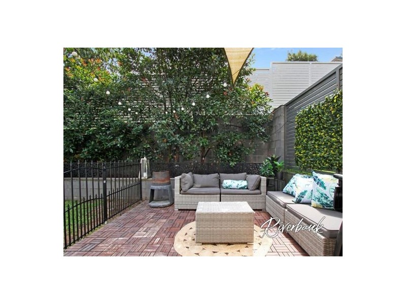 21 Burriang Way, Pemulwuy NSW 2145