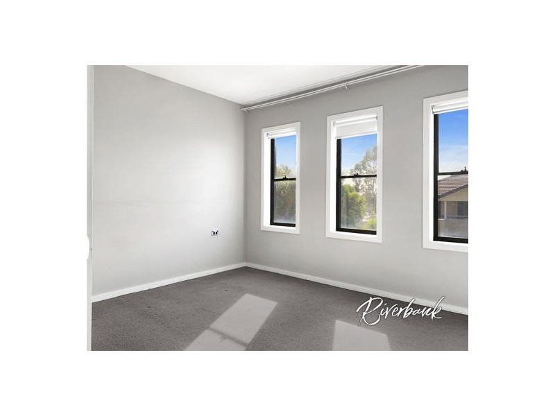 19 Burriang Way, Pemulwuy NSW 2145