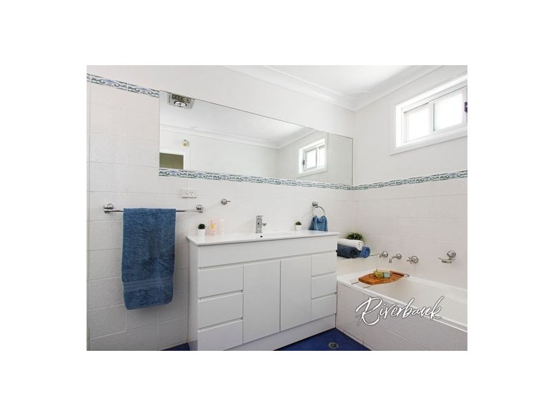 34 Ivan St, Greystanes NSW 2145