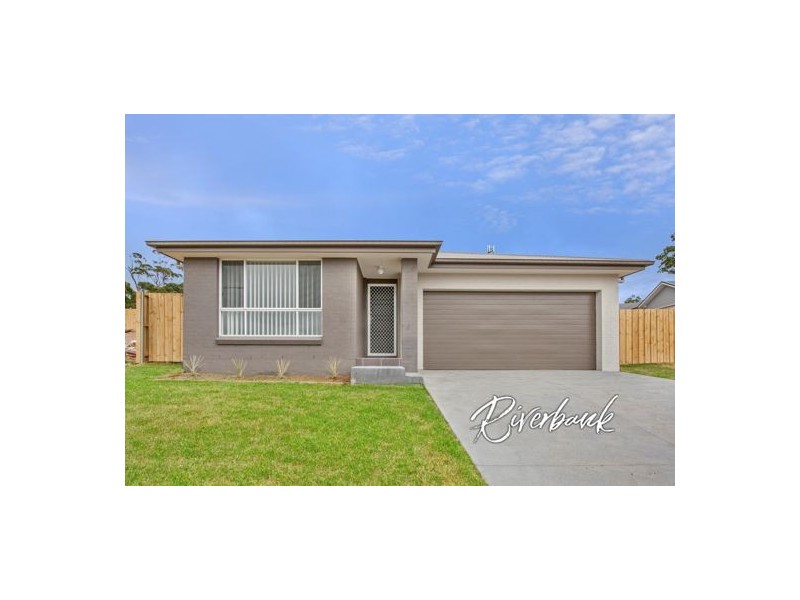 13 Teasdale Close, Elderslie NSW 2570