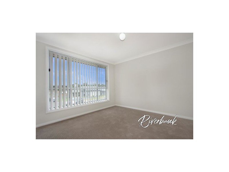 13 Teasdale Close, Elderslie NSW 2570