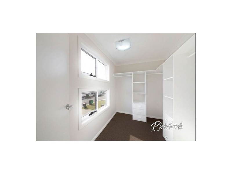 41 Tall Trees Dr, Glenmore Park NSW 2745