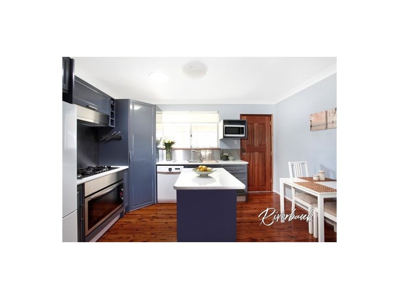 20 Memphis Crescent, Toongabbie NSW 2146