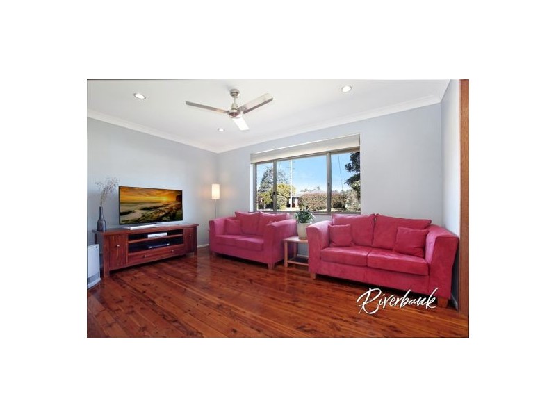 20 Memphis Crescent, Toongabbie NSW 2146