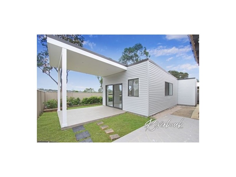 8A Rowena Street, Greystanes NSW 2145